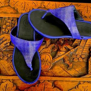 FIT FLOP COBALT COLOR. SMALL WEDGE